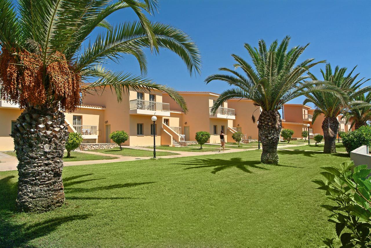 Nissiana Hotel – Tuin met palmen, Ayia Napa