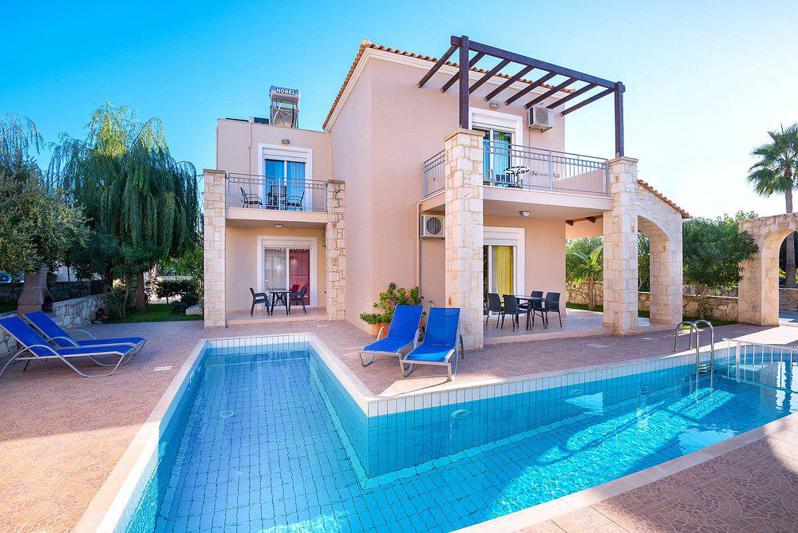 Azure Beach Sea Front Villas – Villa met zwembad, Nopigia