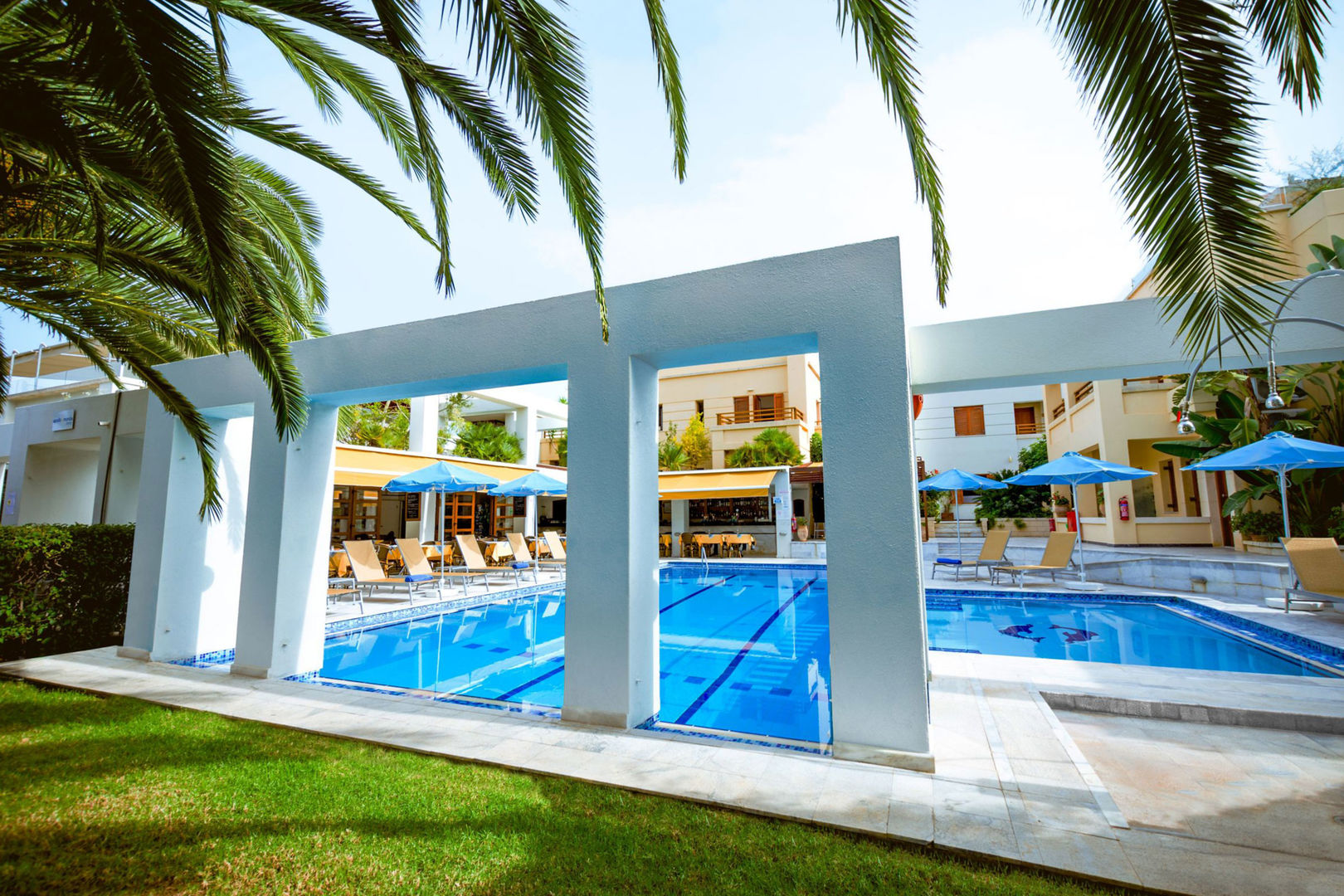 Anais Collection Hotels & Suites – Zwembad met pergola, Chrissi Akti