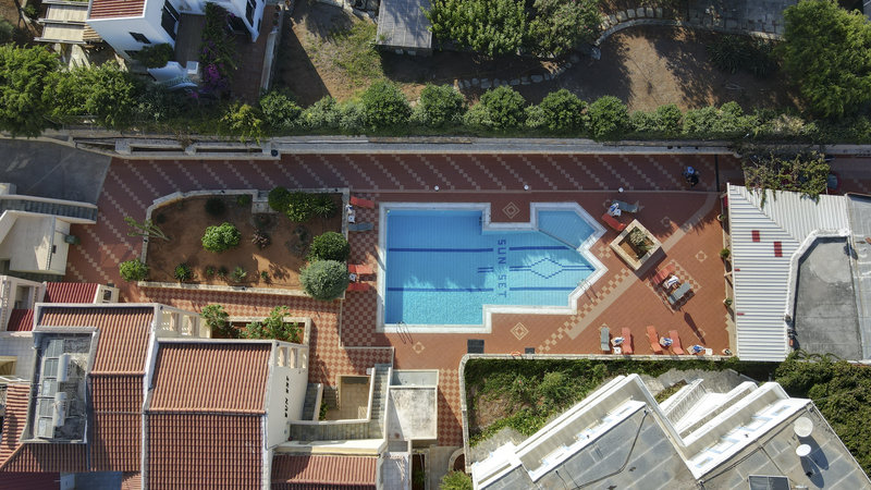 Sunset Apartments cover