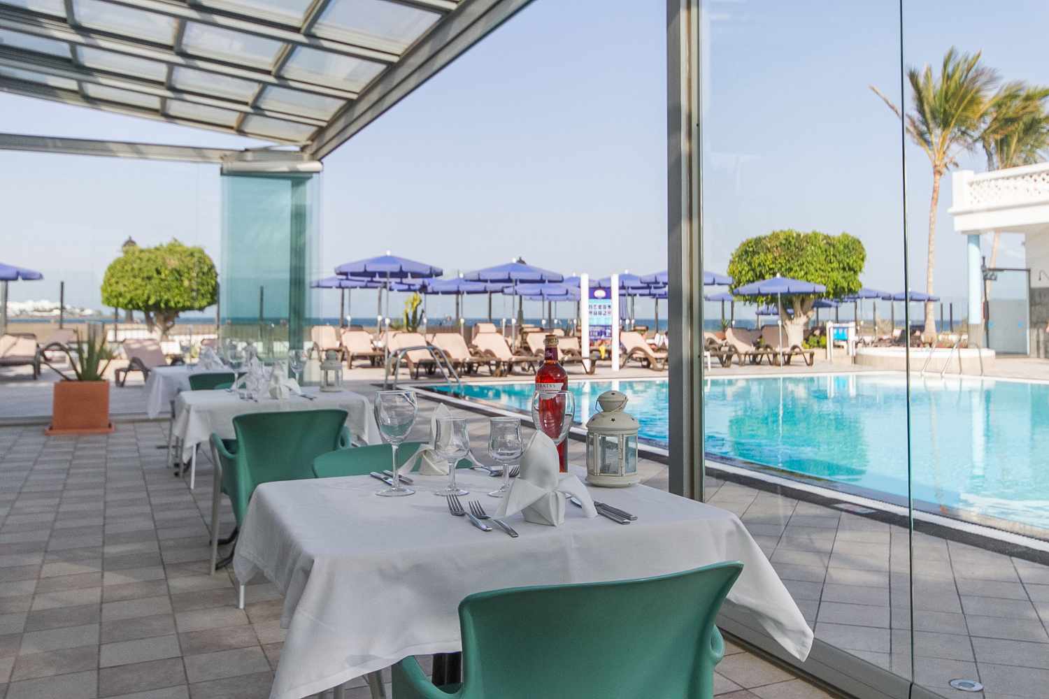 Las Costas – Terras bij zwembad, Pocillos