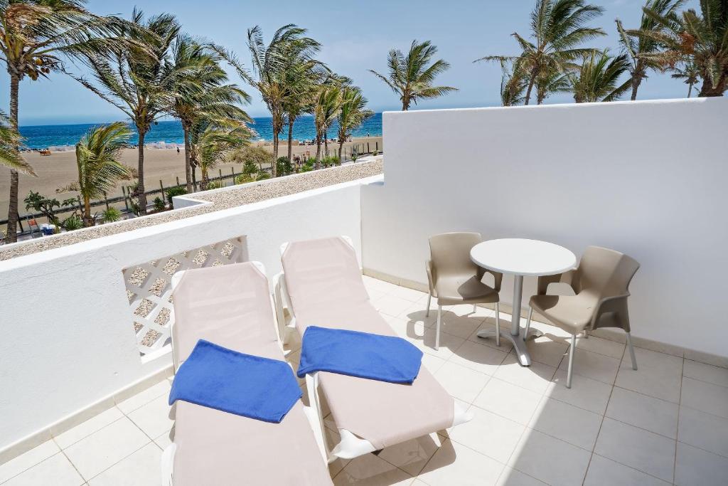 Las Costas – Balkon met strandzicht, Pocillos