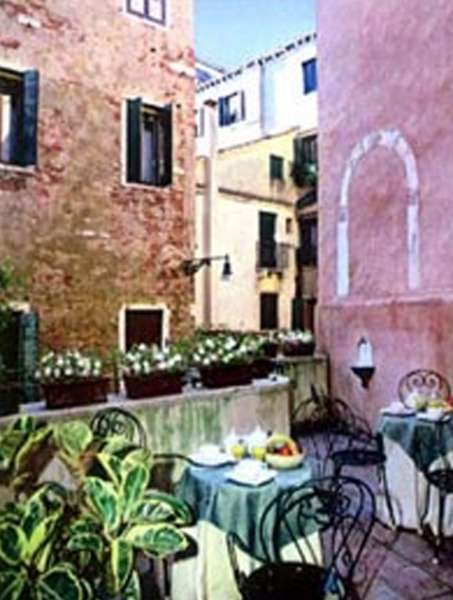 Hotel Casa Verardo Residenza d'Epoca – Terras aan gracht, Venetië