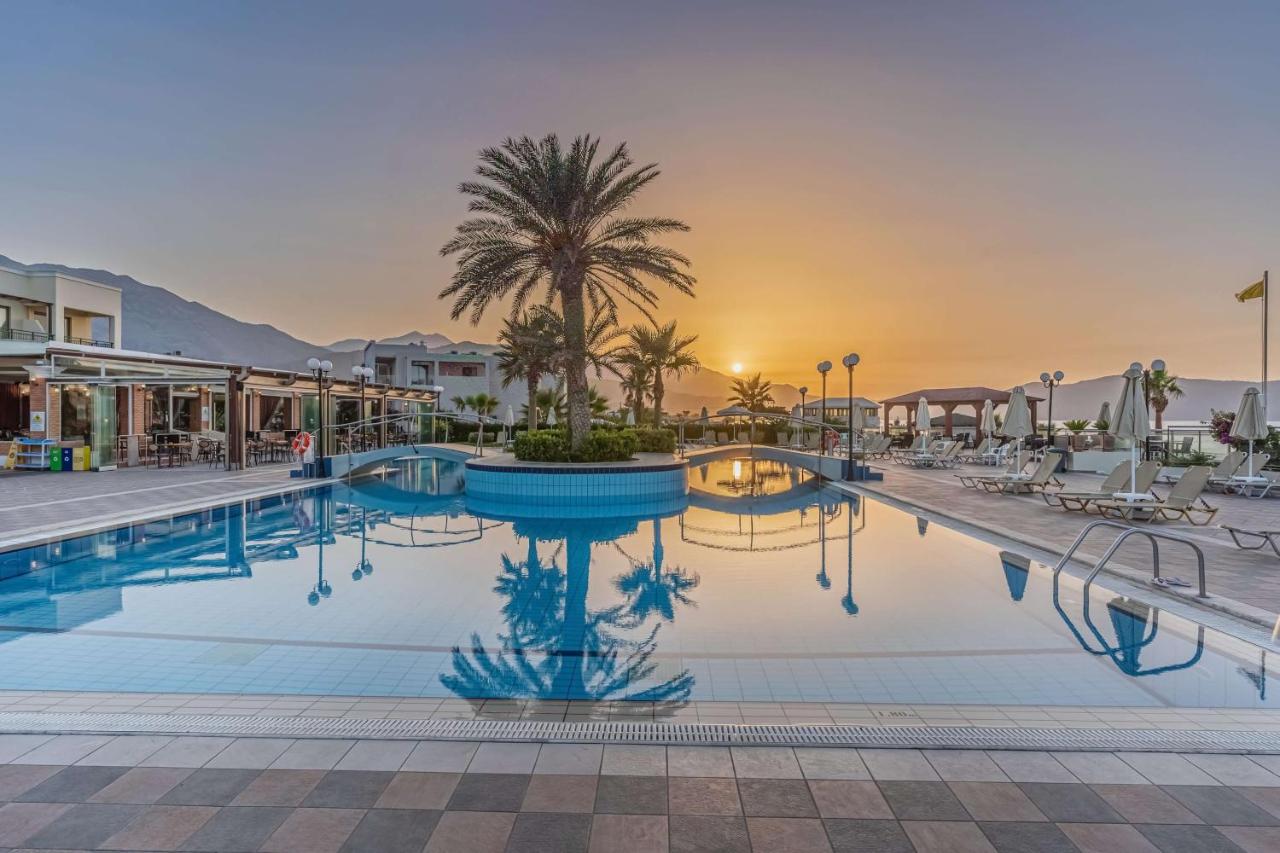 Hydramis Palace – Zwembad bij zonsondergang, Apokoronas