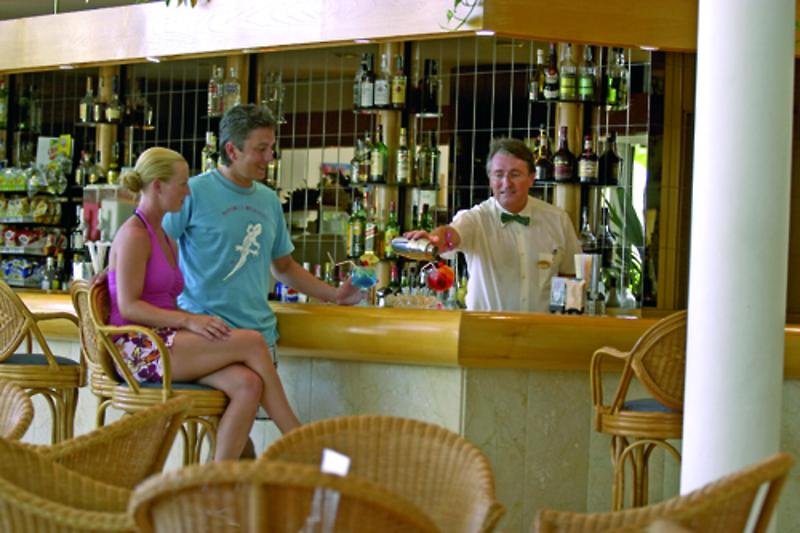 Aparthotel Ponent Mar – Bar, Palmanova
