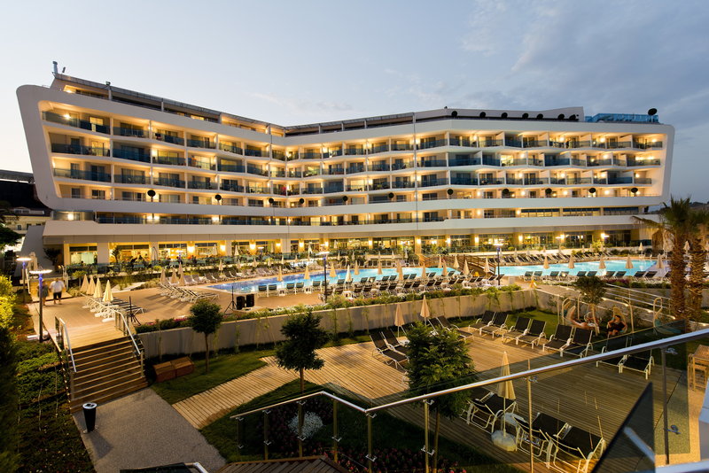 Selene Beach & SPA Hotel – Hotel bij avond, Alanya