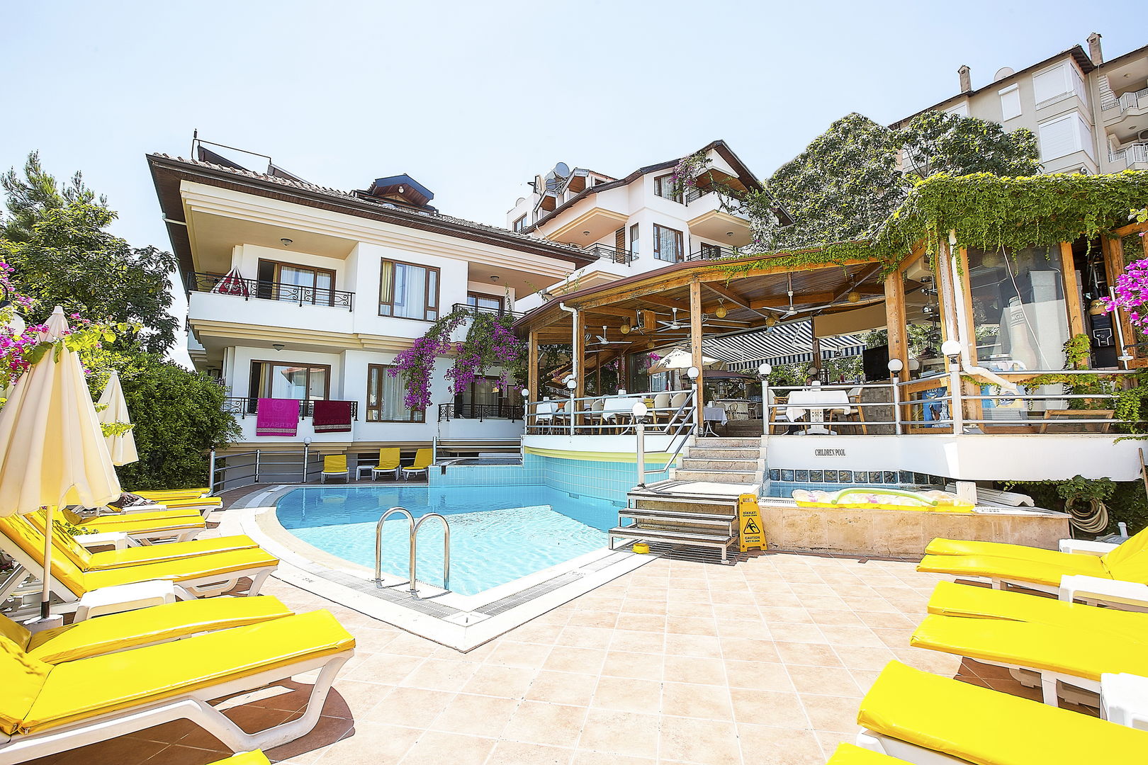 Villa Sonata Apart Hotel – Zwembad en terras, Alanya