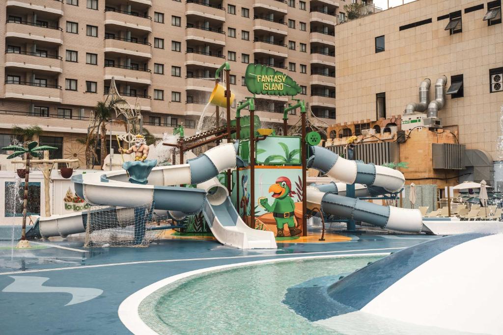 Magic Games Hotel – Waterglijbanen voor kinderen, Oropesa del Mar