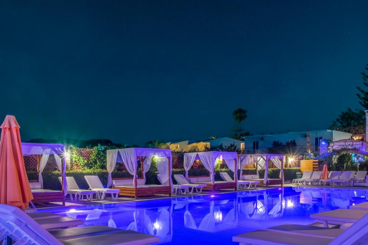 Captain's Studios & Apartments – Verlicht zwembad, Kavos