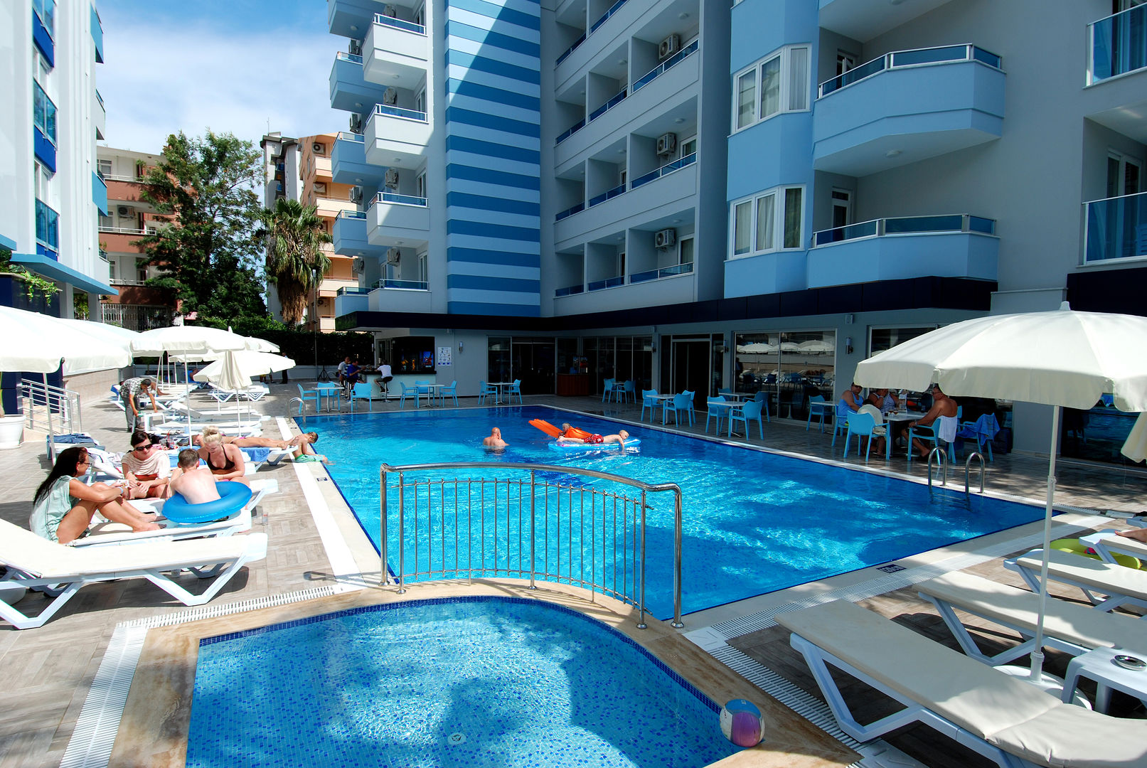 Kleopatra Ramira Hotel – Zwembad met ligbedden, Alanya