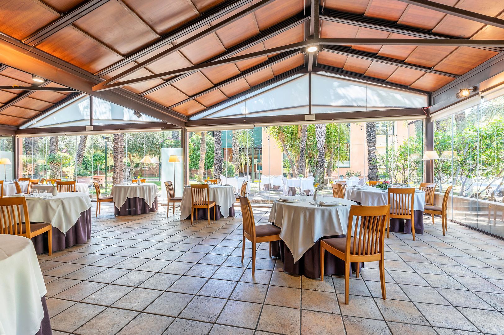 Port Jardín Milenio – Restaurant met tuinzicht, Elche