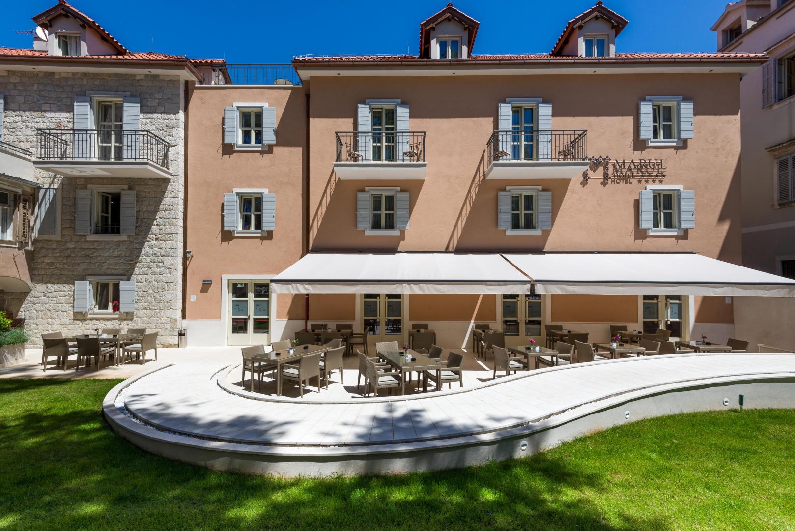 Marul – Gevel met tuin, Split