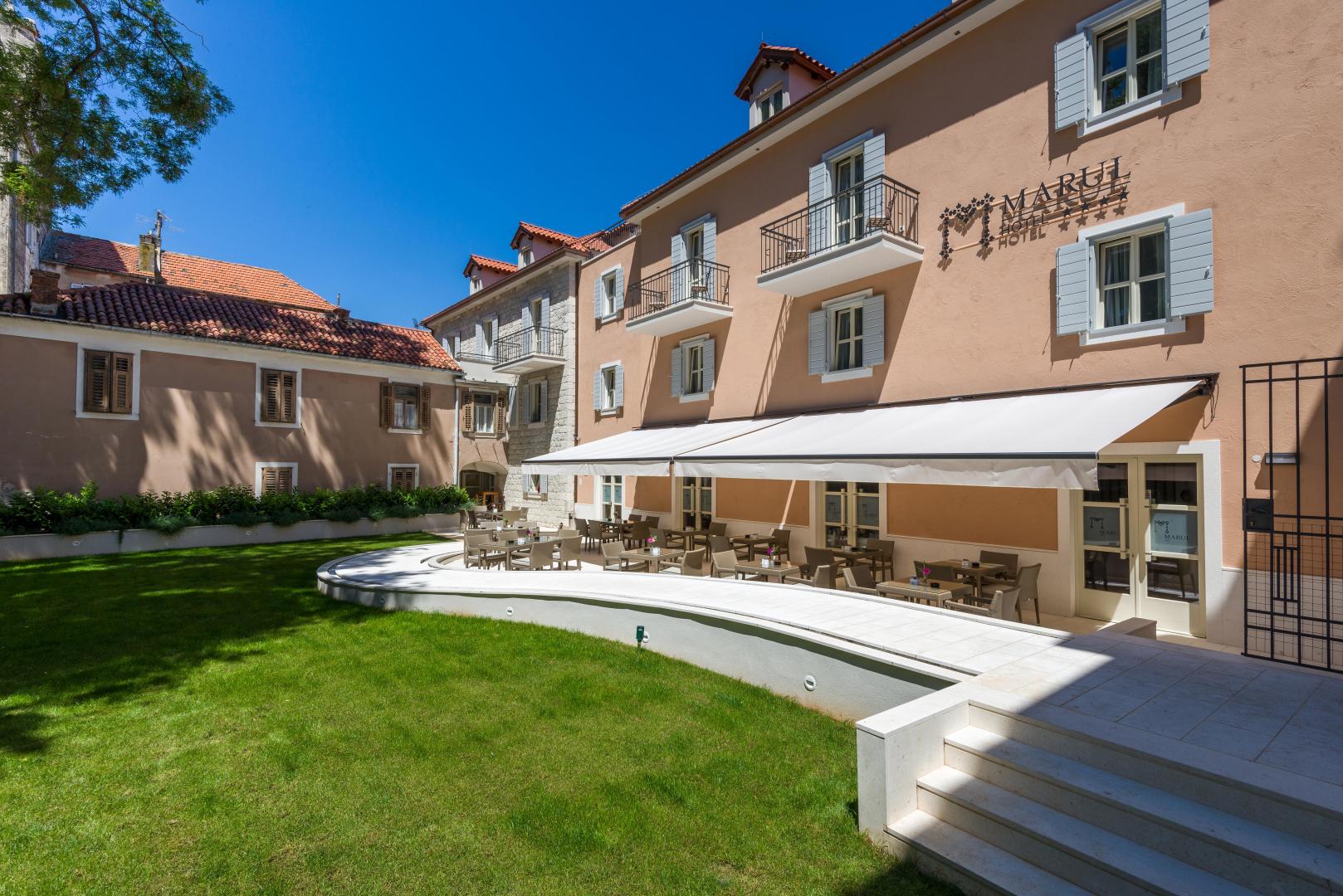 Marul – Terras met gazon, Split