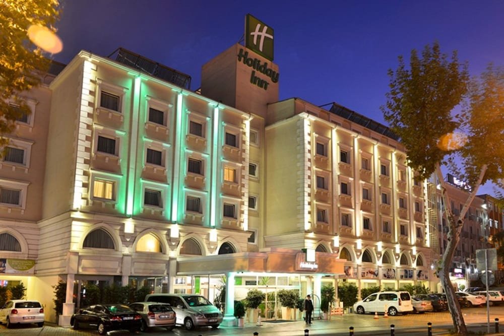 Holiday Inn Istanbul City – Hotel in de avond, Istanbul