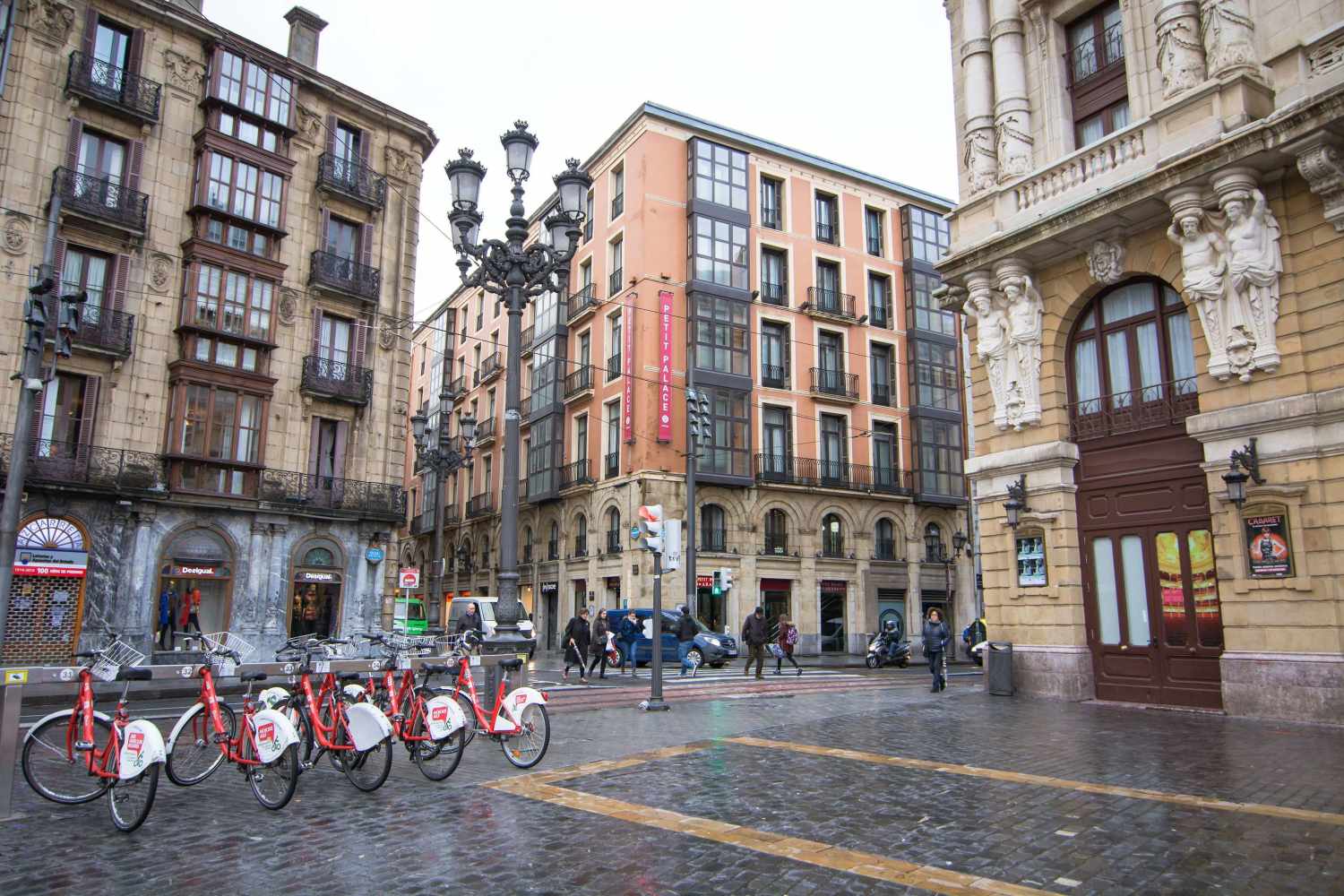 Petit Palace Arana