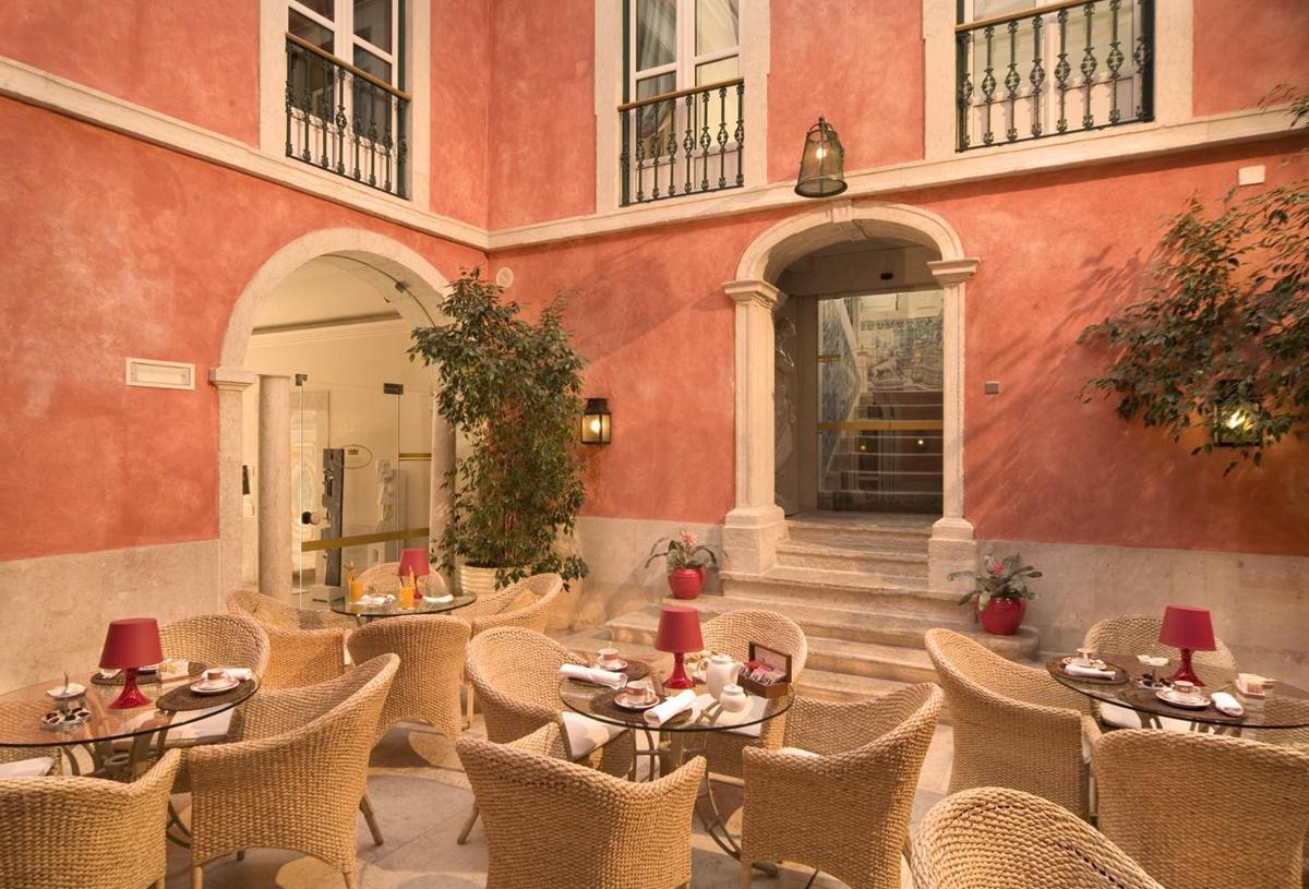 Hotel Real Palácio cover