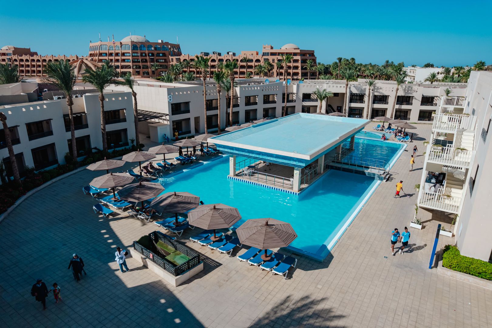 Blend Club Aqua Resort – Zwembad met parasols, Hurghada
