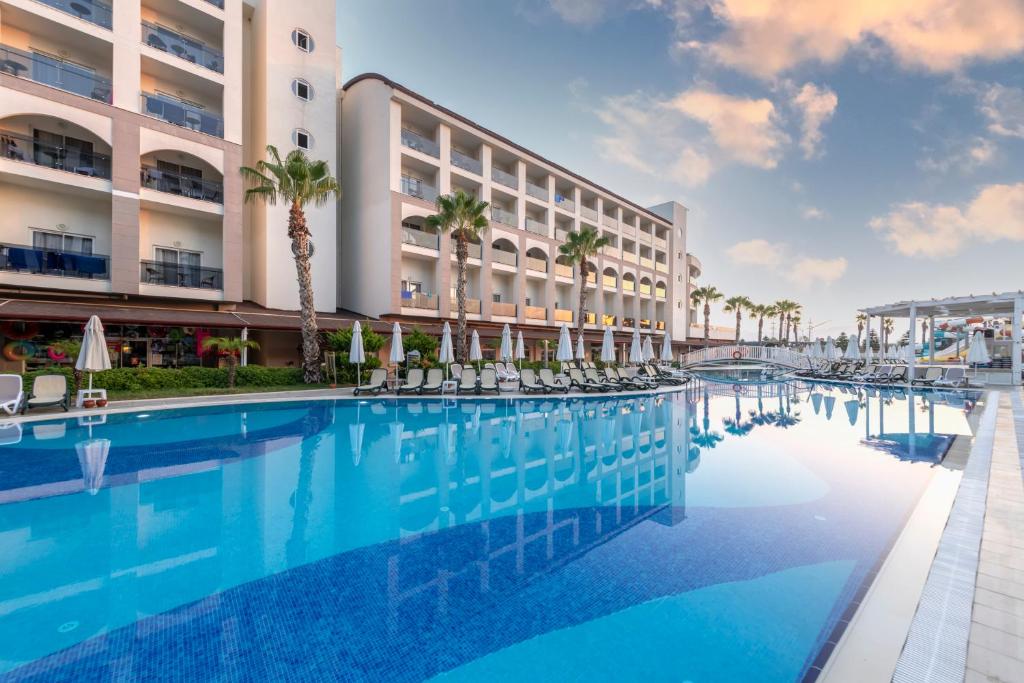 LRS Port River Hotel & Spa, Side