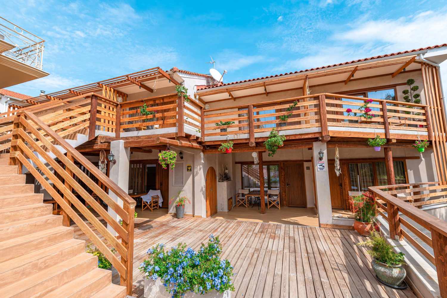Ekati Mare Lifestyle Resort – Houten terras, Kavos