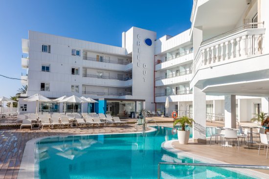 Hotel Triton Beach – Wit hotel met zwembad, Cala Ratjada
