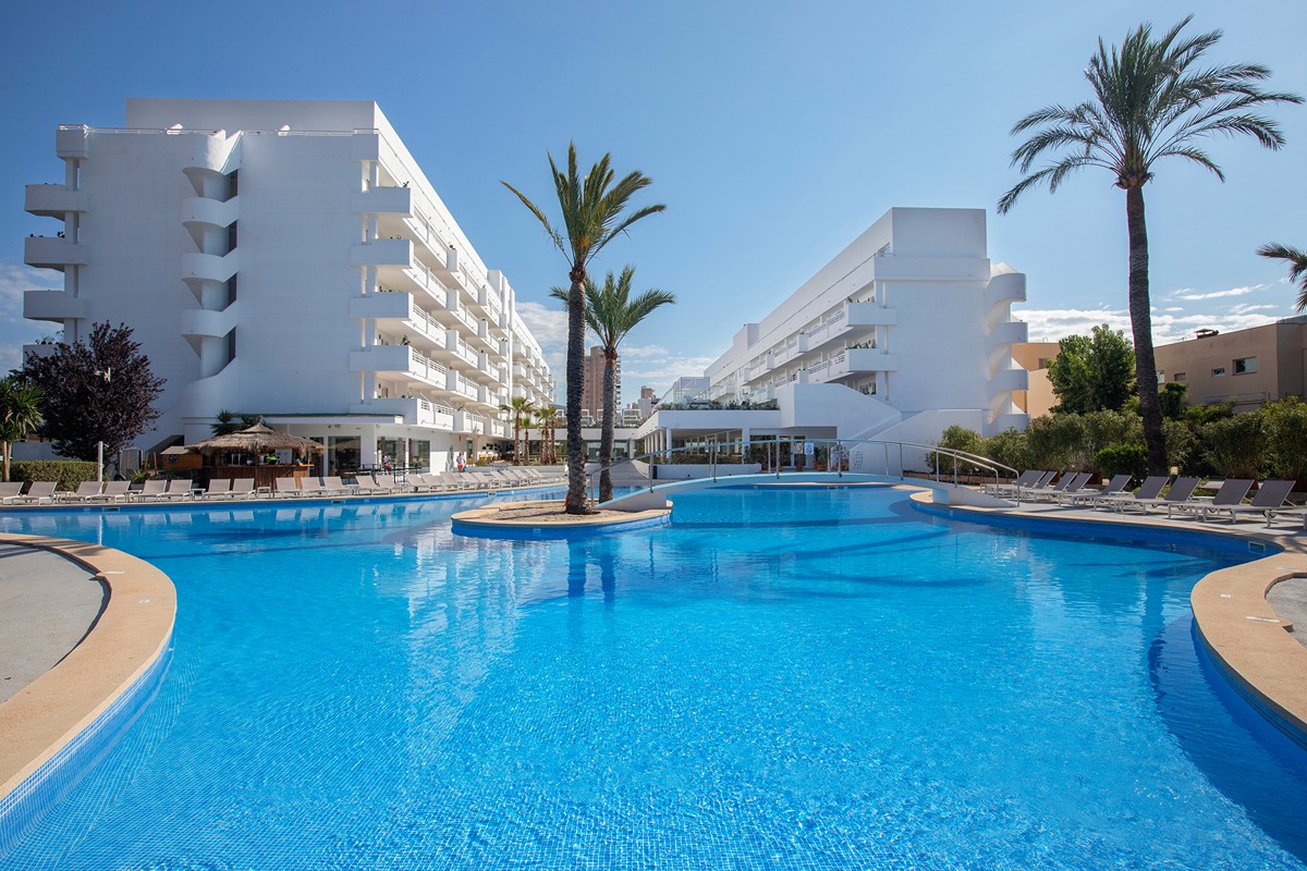 HM Martinique – Zwembad met palmen, Magaluf