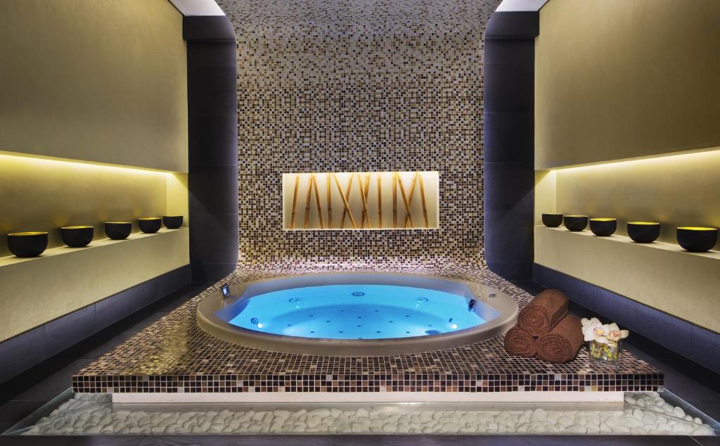 DAMAC Maison Cour Jardin – Bubbelbad, Dubai