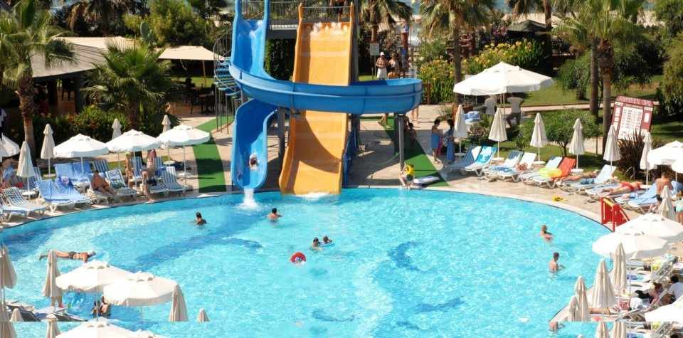 Palmeras Beach Hotel – Zwembad met glijbaan, Konakli