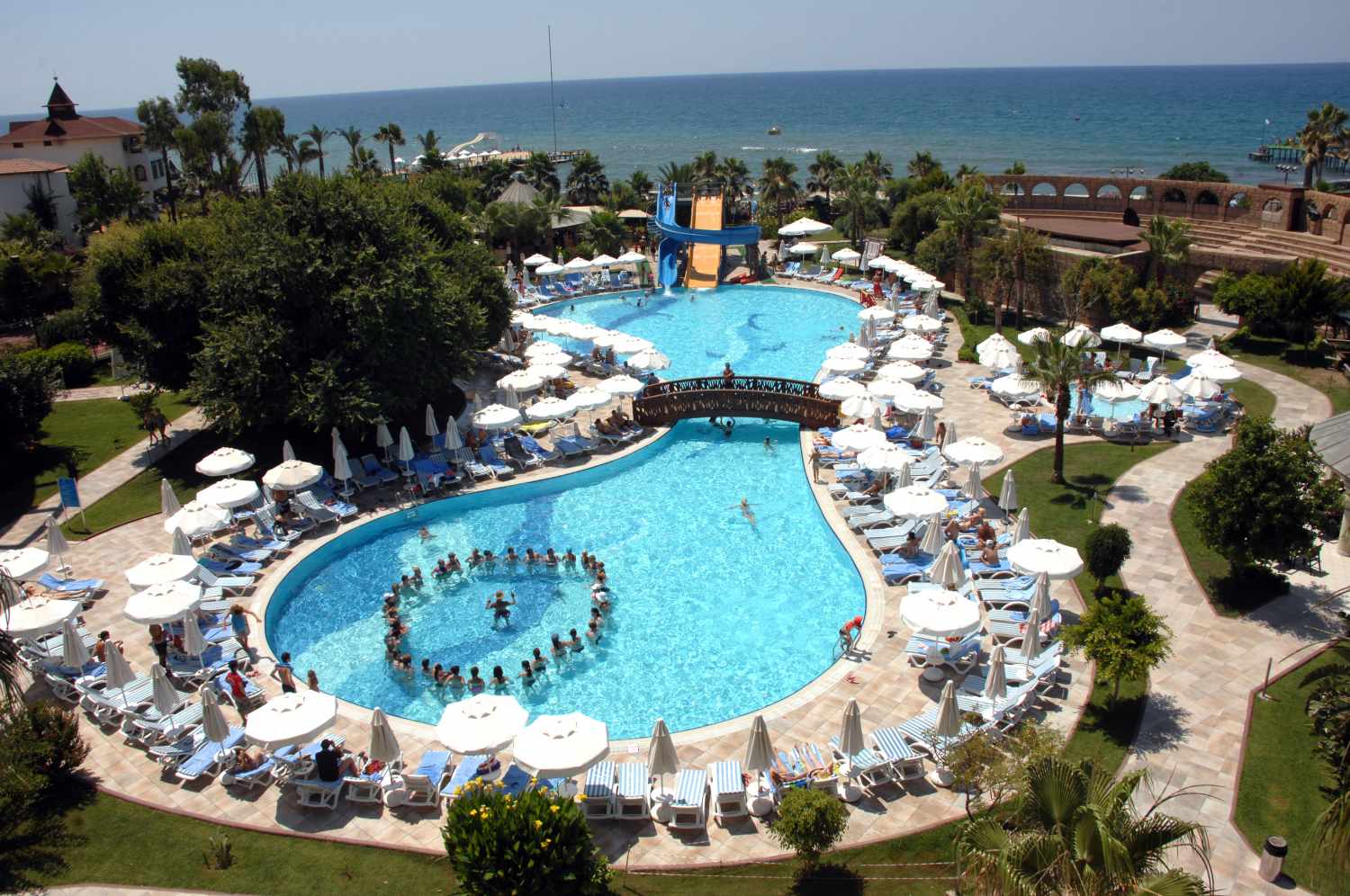 Palmeras Beach Hotel – Zwembad van boven, Konakli