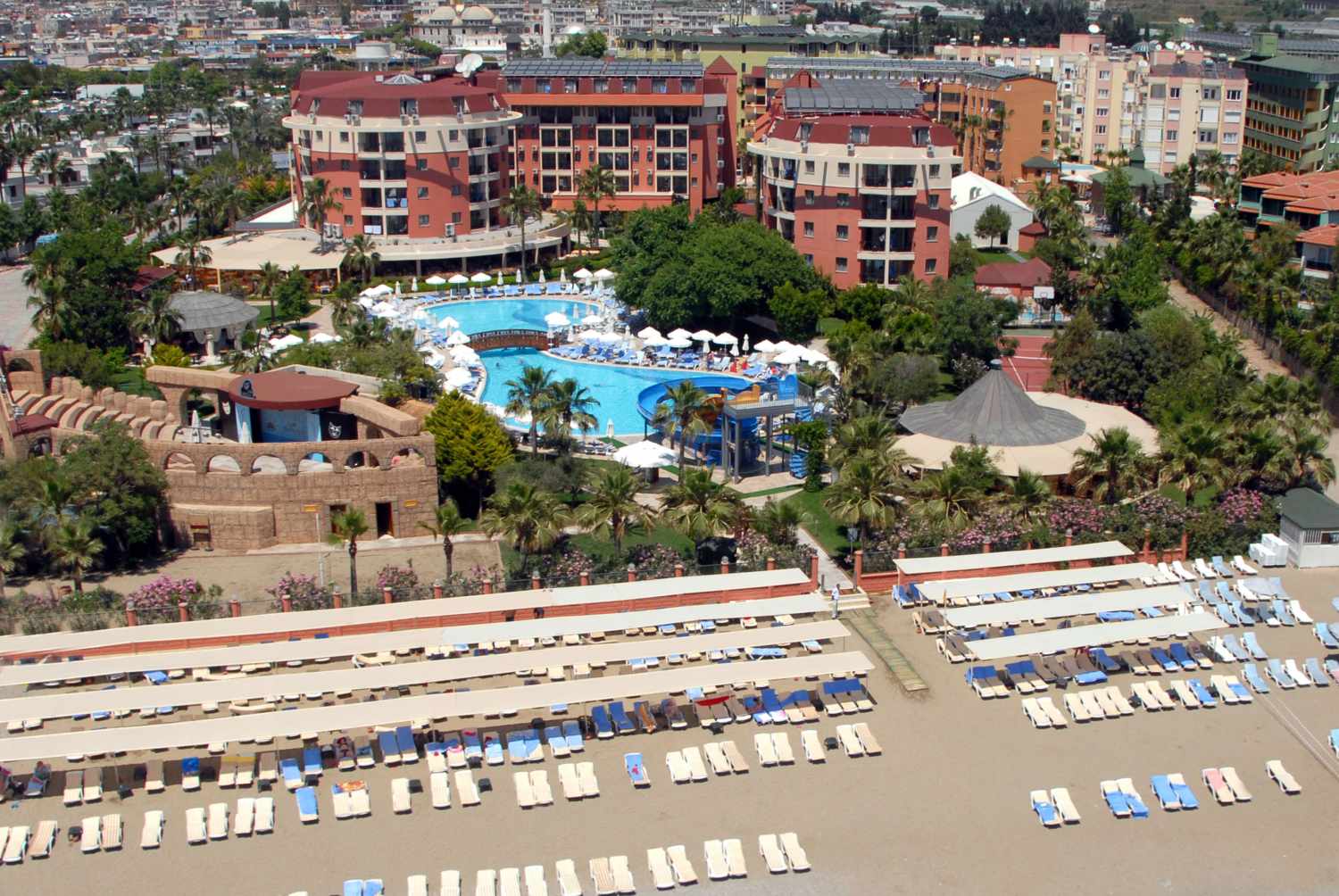 Palmeras Beach Hotel – Strand en zwembad, Konakli