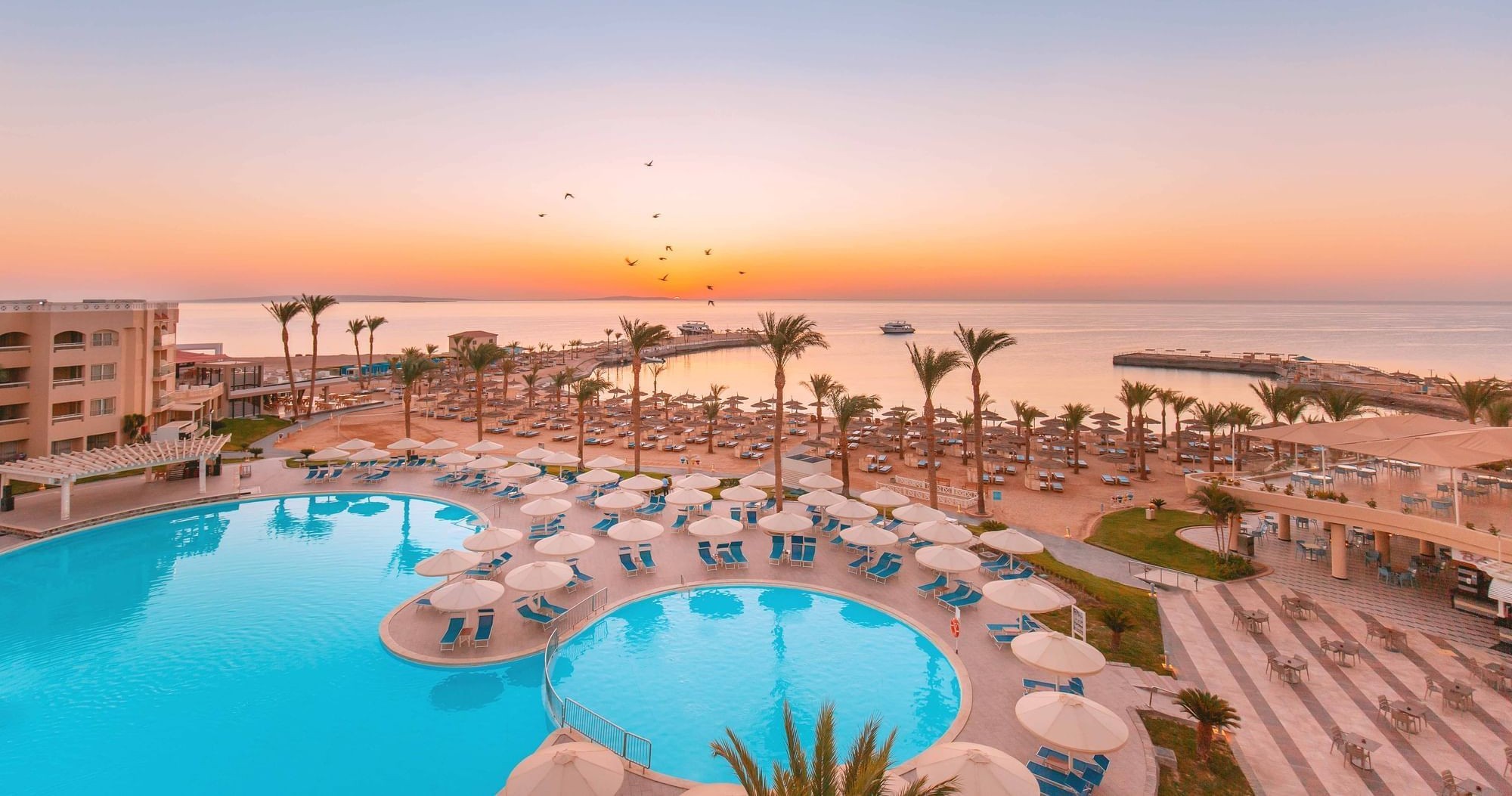 Beach Albatros Resort – Zwembad bij zonsondergang, Hurghada