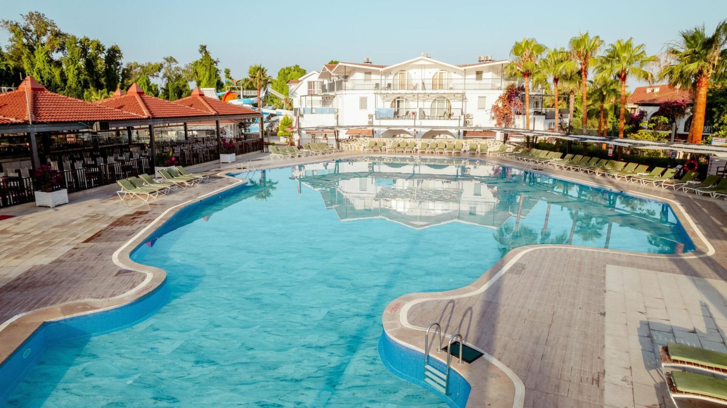 Lykia Botanika Beach Hotel – Zwembad met terras, Fethiye