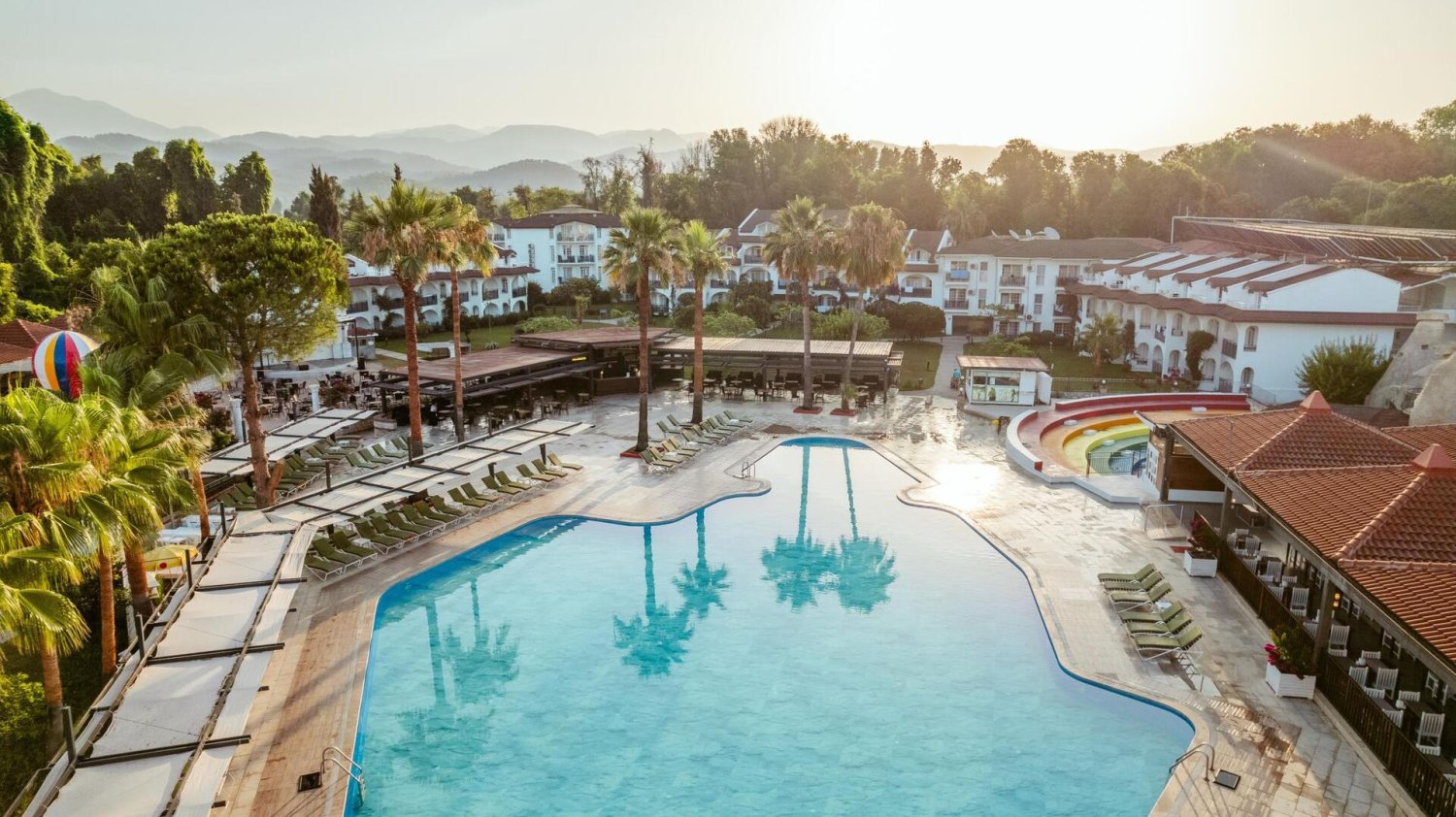 Lykia Botanika Beach Hotel – Zwembad met palmen, Fethiye
