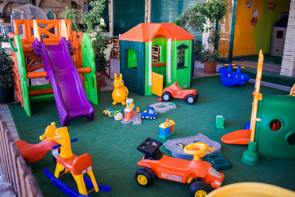 La Caretta Hotel – Speelhoek voor kinderen, Alykanas