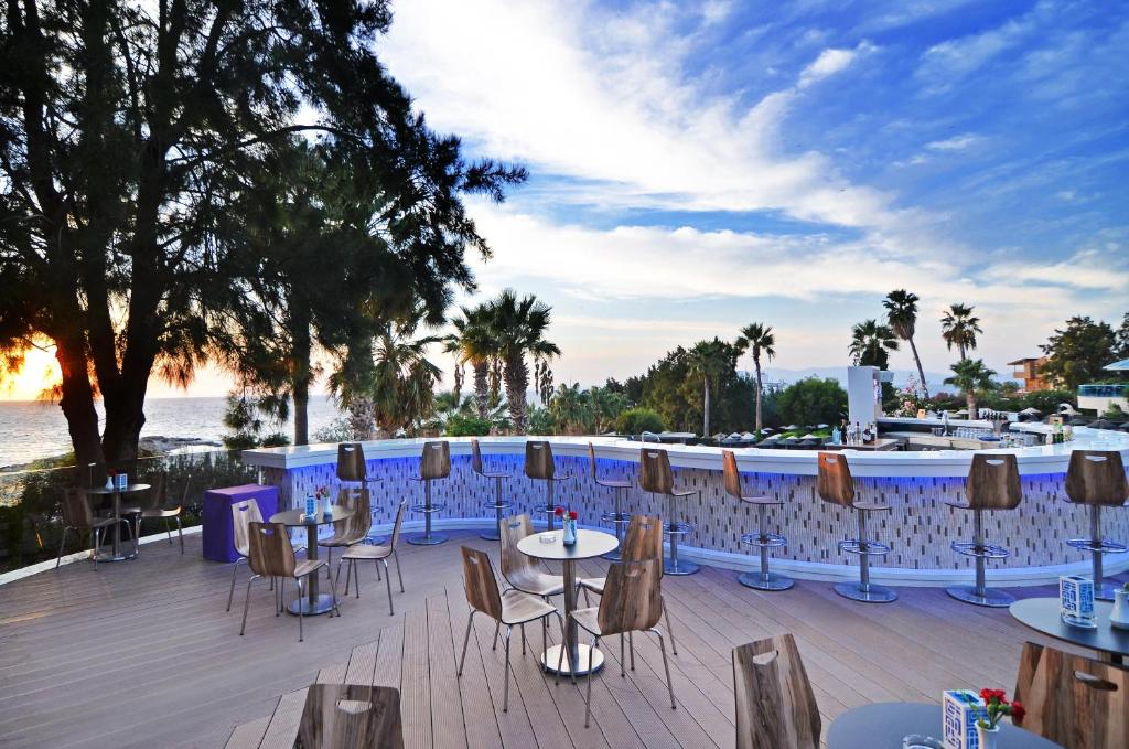 The Grand Blue Sky International – Terras met zeezicht, Kusadasi