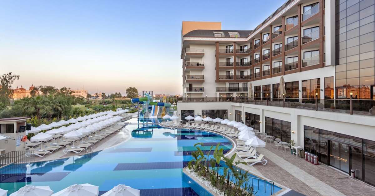 Glamour Resort & Spa