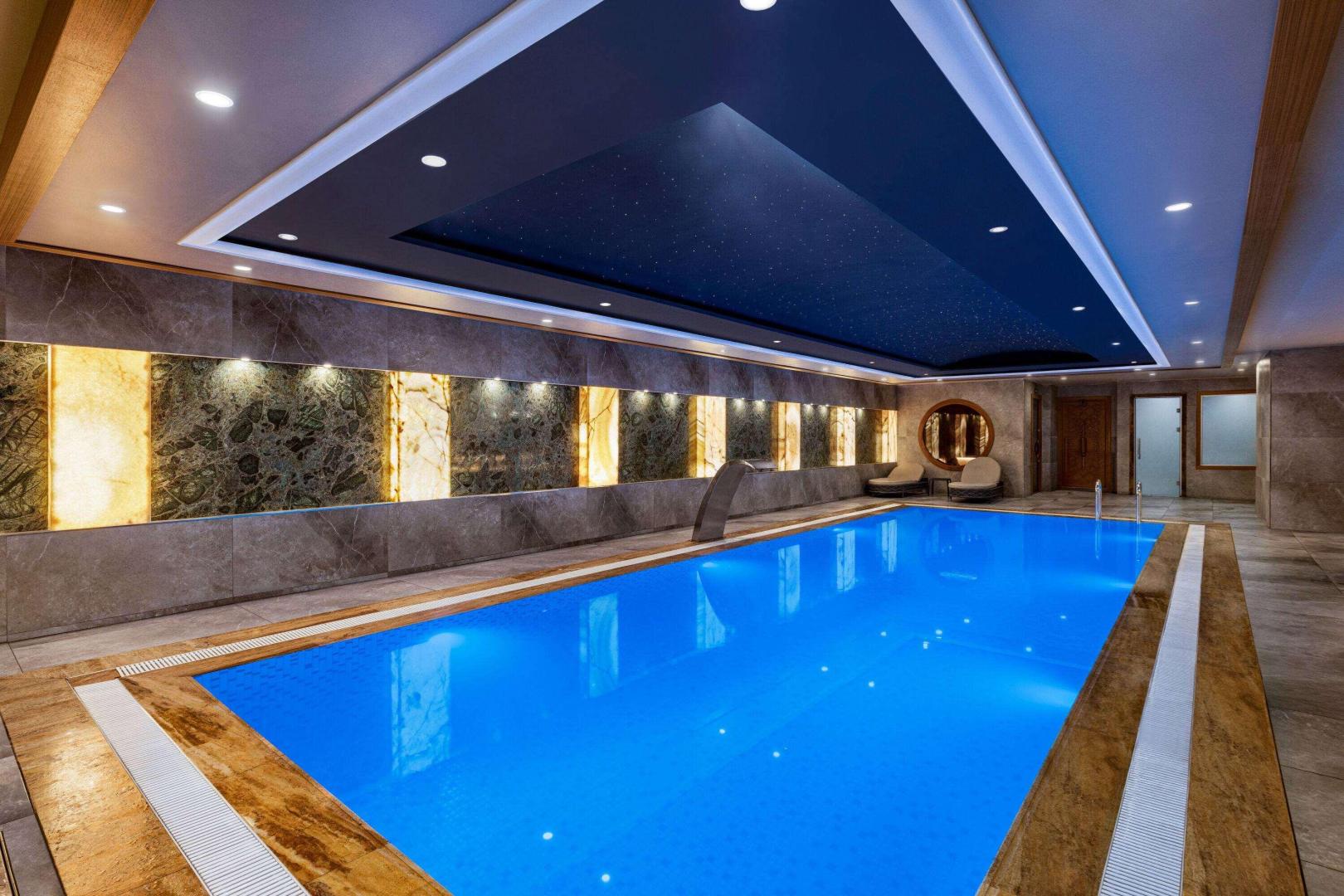 Ramada by Wyndham Istanbul Pera – Binnenzwembad, Istanbul