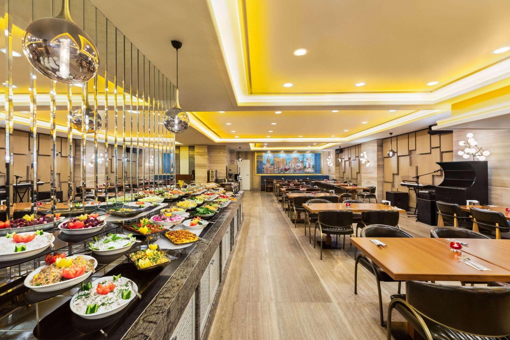 Ramada by Wyndham Istanbul Pera – Buffetrestaurant, Istanbul