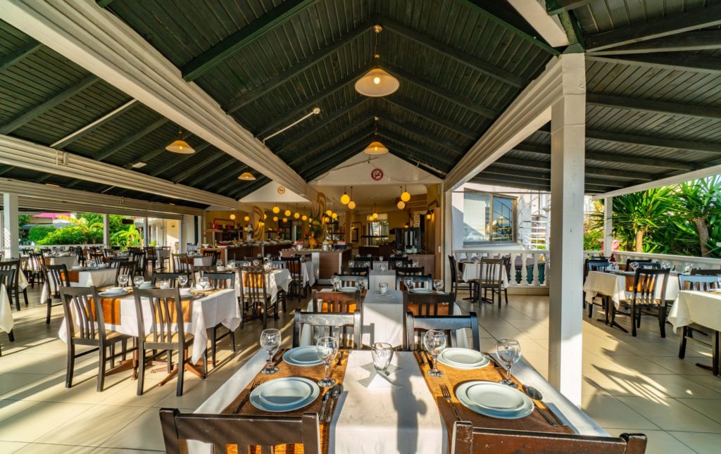 Bieno Club SVS – Restaurant met terras, Mahmutlar