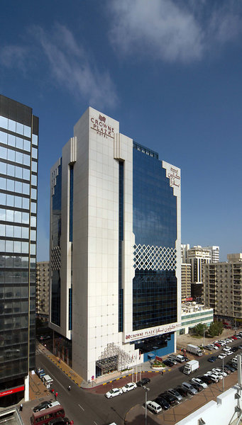 Millennium Downtown Abu Dhabi – Hoogbouw met blauwe lucht, Abu Dhabi