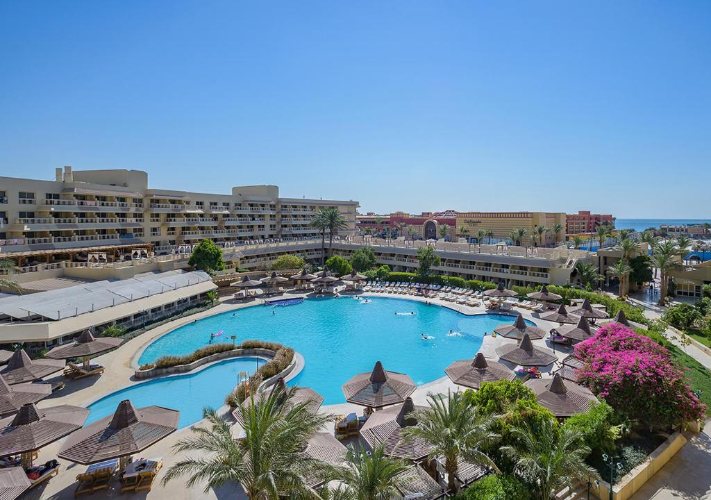Sindbad Club – Zwembad met bloemen, Hurghada