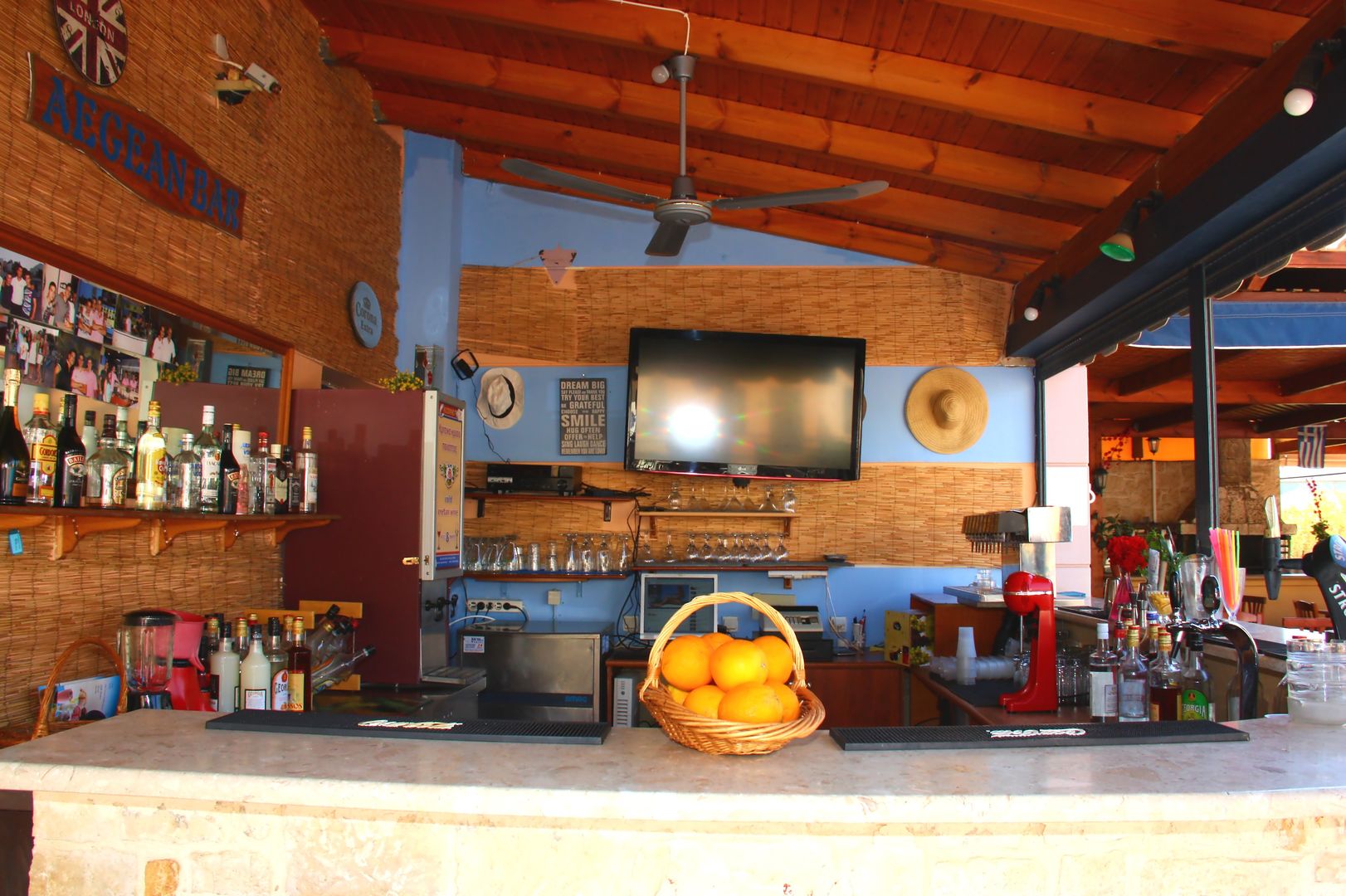 Blue Aegean Hotel & Suites – Poolbar, Heraklion