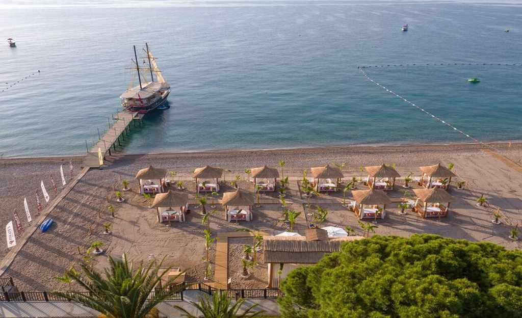 Pirate's Beach Club – Piratenschip bij steiger, Tekirova