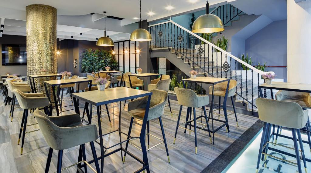 Gran Hotel Luna de Granada – Café, Granada