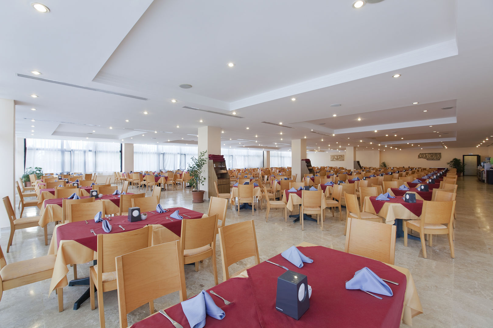 Cesars Side – Restaurant, Side