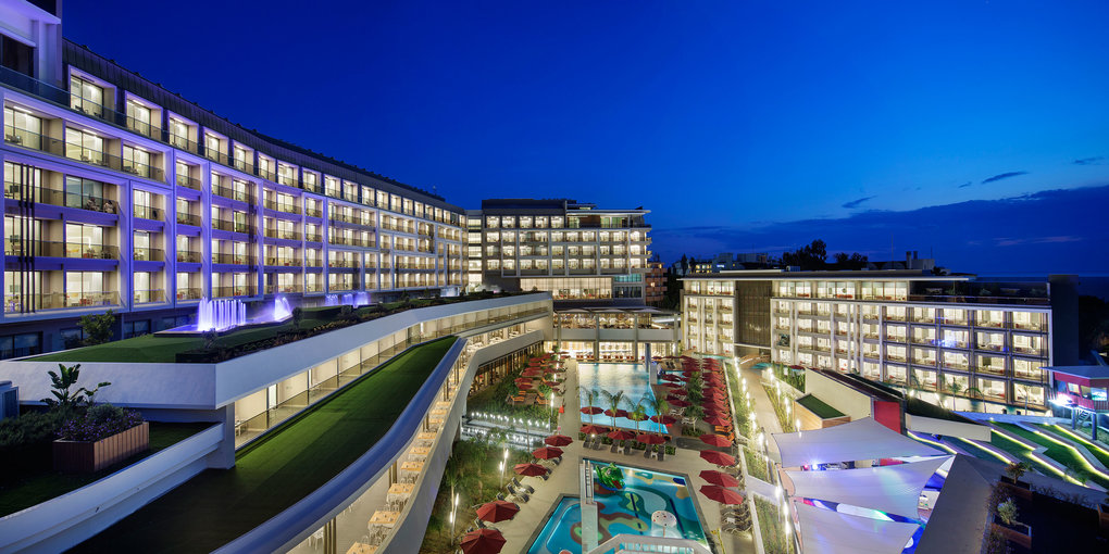 The Sense De Luxe Hotel cover