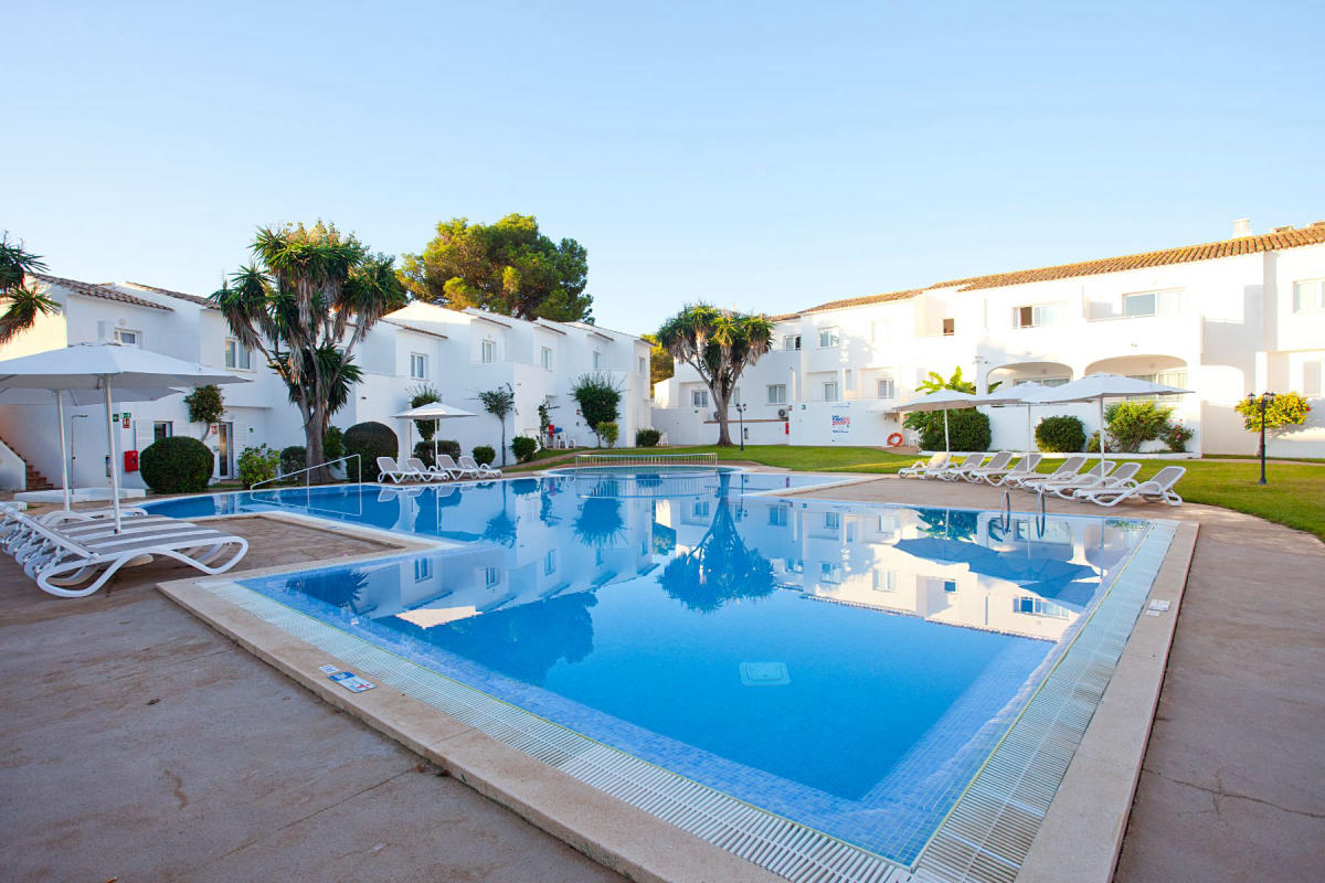 Apartamentos Vista Alegre – Zwembad met ligbedden, Manacor