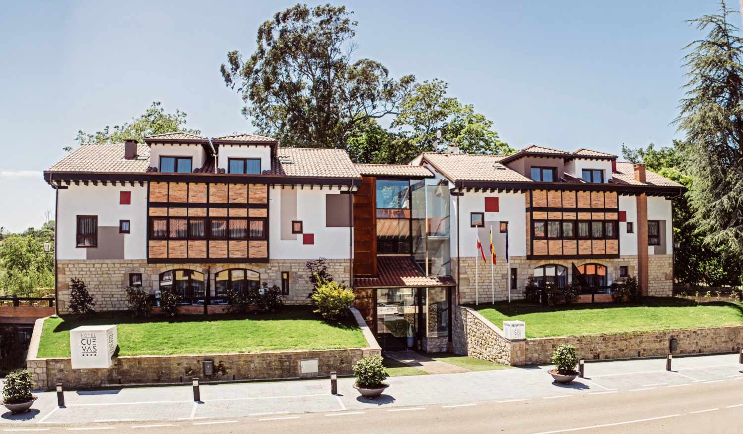 Hotel Cuevas