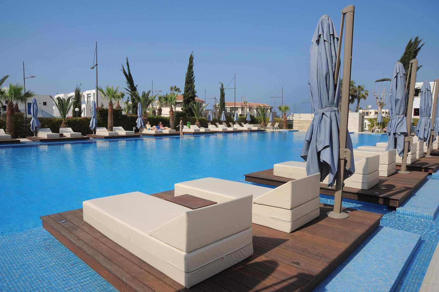 Nestor Hotel – Zwembad met loungebedden, Ayia Napa