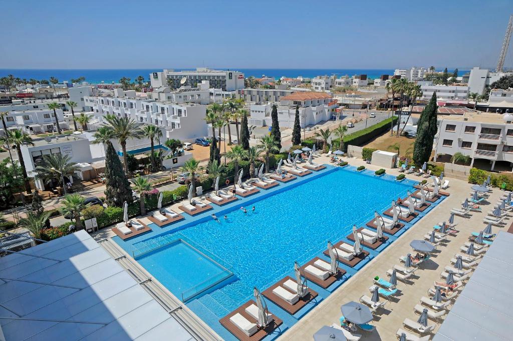Nestor Hotel – Zwembad van boven, Ayia Napa