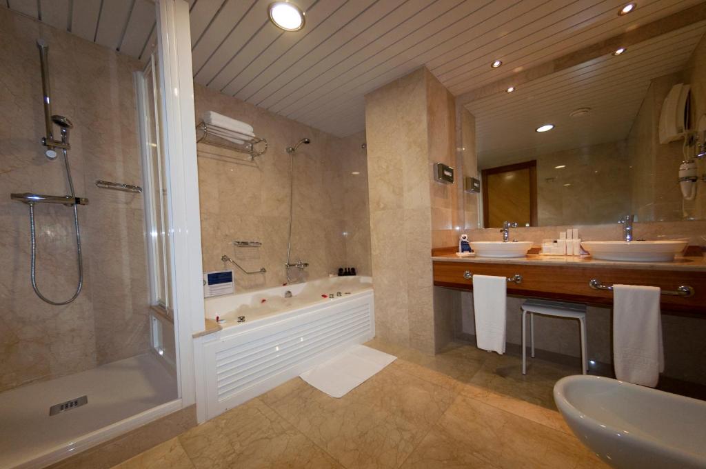 La Laguna Spa & Golf – Badkamer, Rojales